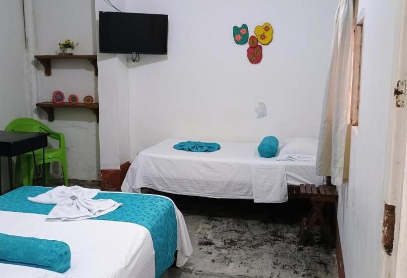 חדר סטנדרט לשלושה, Acuarios