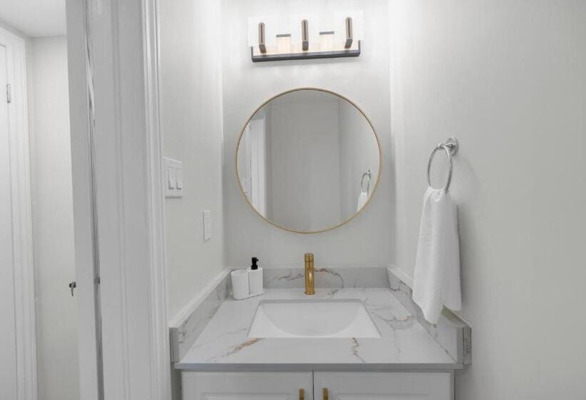 וילה בת 2 חדרי שינה, Crescentwood Properties