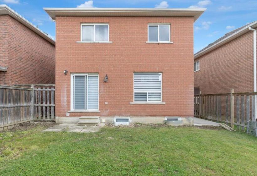 דירת 4 חדרים, Crescentwood Properties