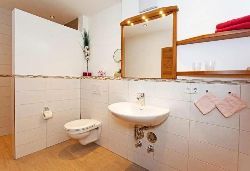バルコニー付２ベッドルームアパートメント, Thaurerhof Urlaub Auf Dem Bauernhof
