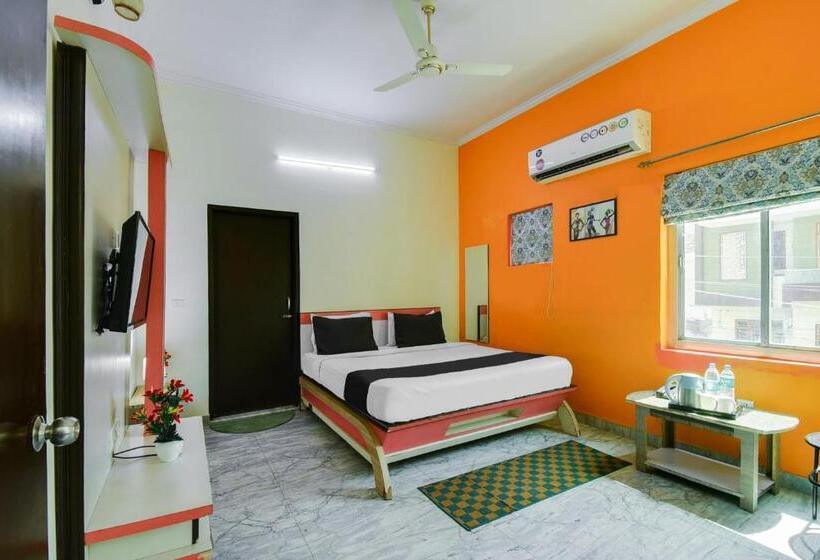 Трехместный Номер Классика, Oyo Hotel Amer