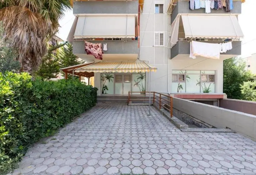اتاق لوکس سه تخته, Apartment Ad Berat