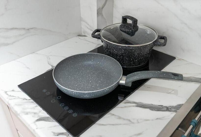 豪华三人间, Apartment Ad Berat