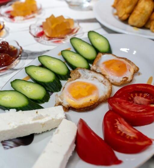 豪华三人间, Apartment Ad Berat