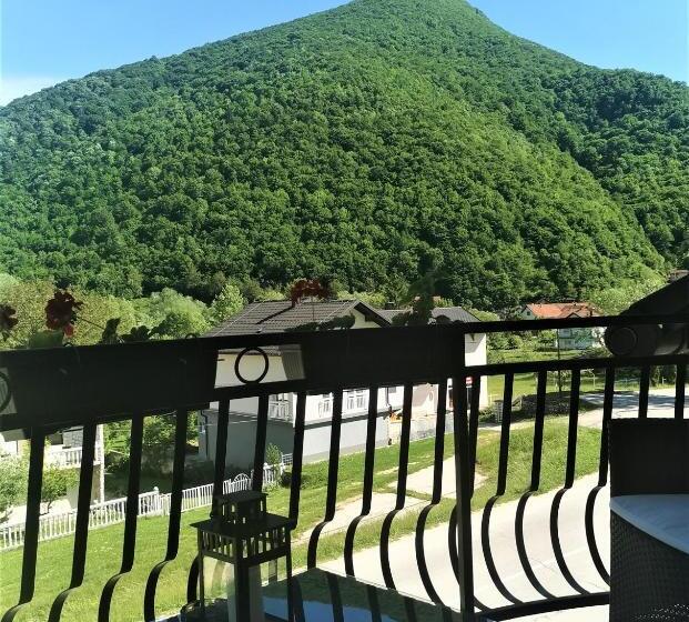 اتاق استاندارد با بالکن, Hana Inn   Smjestaj Sa Upotrebom Kuhinje