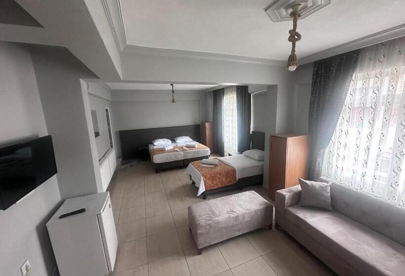 Estudi Familiar, Güneş Pansiyon