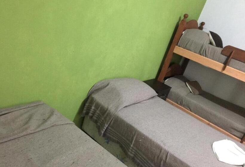 اتاق استاندارد چهار تخته, Chilo