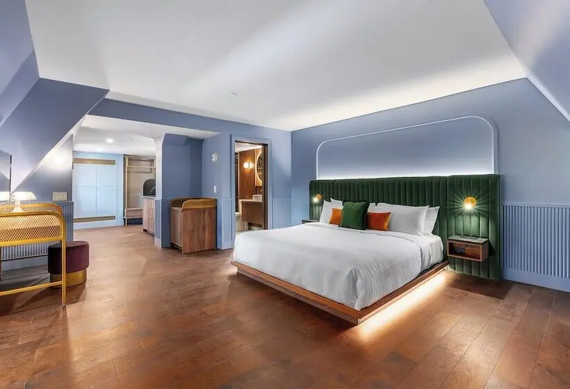Juniorsviitti, Hôtel Maurice