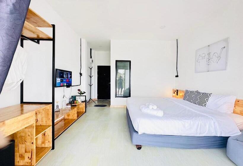 חדר סופריור נוף לבריכה, Penguin Villa Resort & Bistro