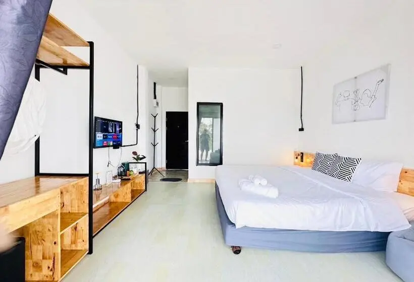 プールの見えるスーペリアルーム, Penguin Villa Resort & Bistro