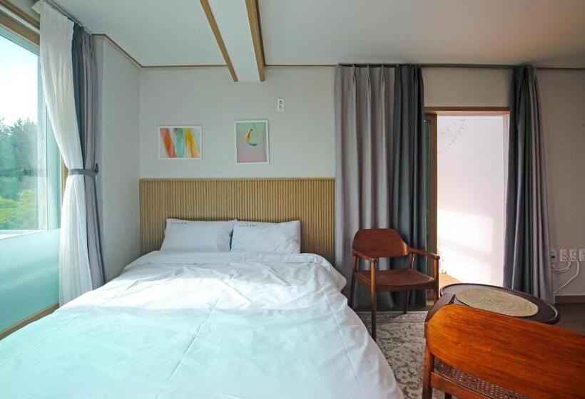 Habitació Estàndard, Annyeong Noeul