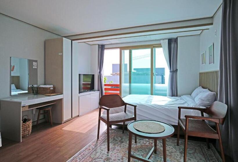 Habitació Estàndard, Annyeong Noeul