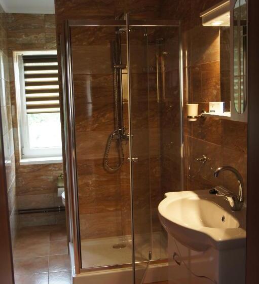 غرفة قياسية رباعية مطلة على الحديقة, Casa Bella Turda