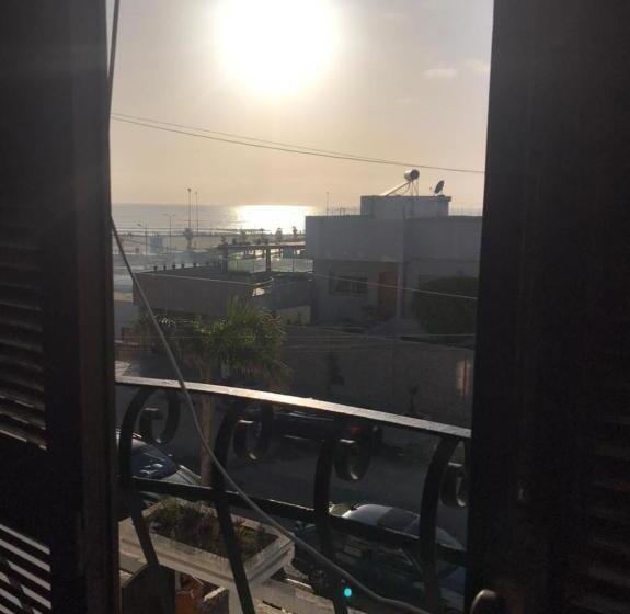 غرفة قياسية مطلّة علي البحر, Dar Al Baraka