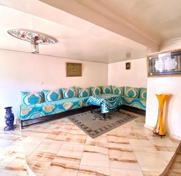 غرفة عائلية, Dar Al Baraka