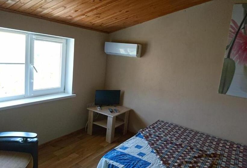 اتاق لوکس, Guest House Dacha