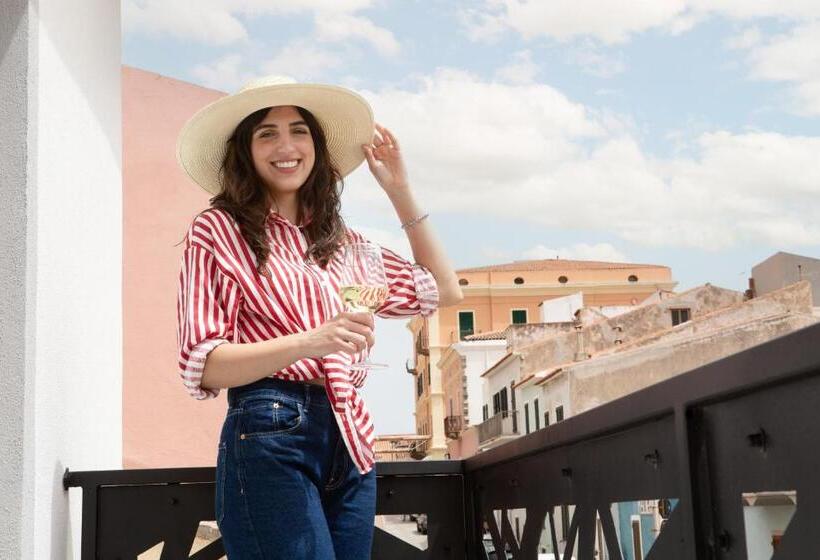 جناح مزوَّد بشرفة, Trèsor