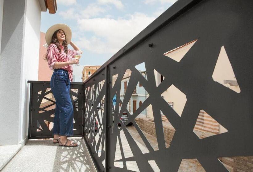 جناح مزوَّد بشرفة, Trèsor