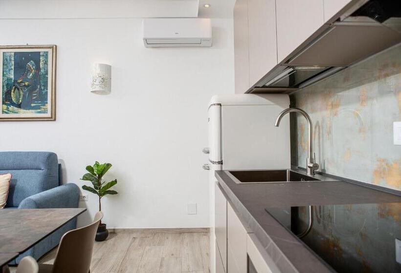 شقة غرفة واحدة, Trèsor