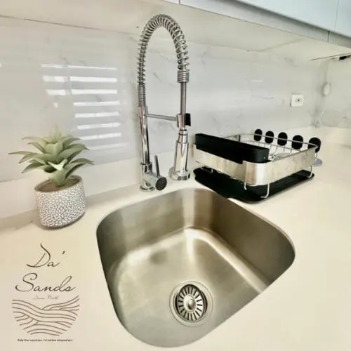 سوییت خانوادگی, Azure North Staycations   Da Sands Spacious 1br