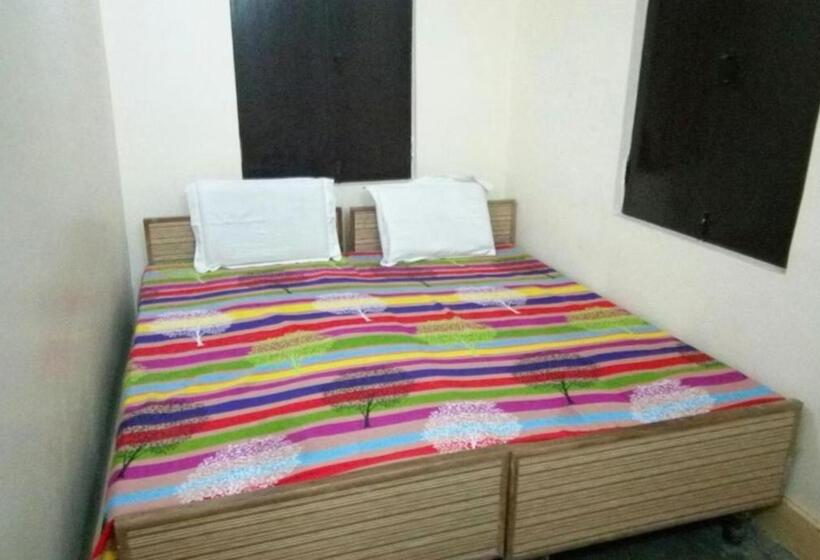 اتاق استاندارد سه نفره, Goroomgo Shanti Guest House Varanasi Near Ganga Ghat