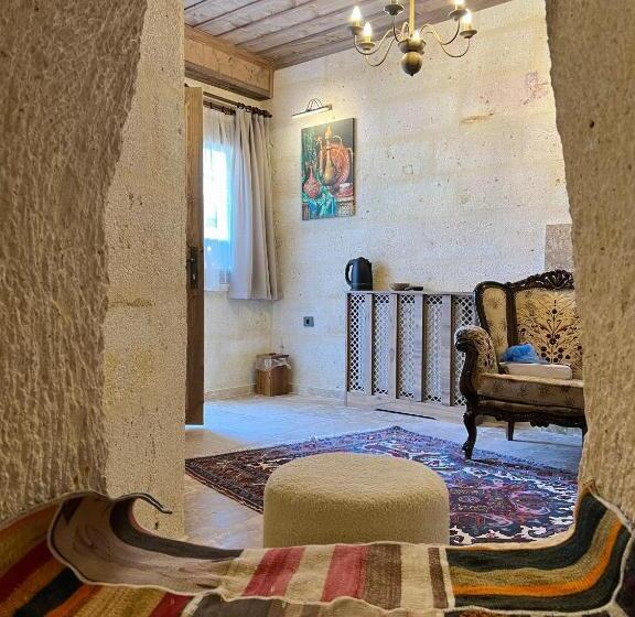 Номер Superior, Library Cave House