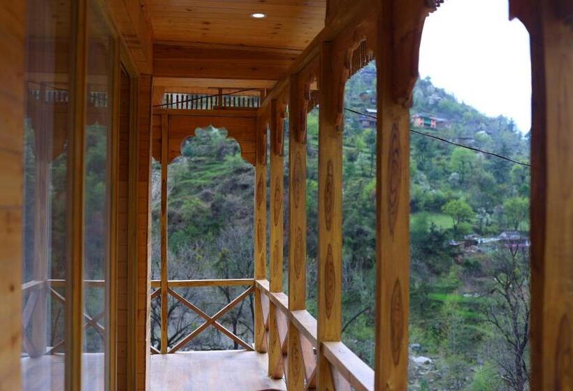 家庭套房, Tirthan Village Resort   Tirthan Valley