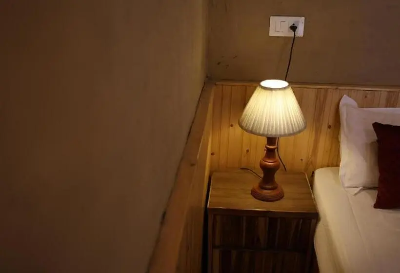 デラックススイート, Tirthan Village Resort Tirthan Valley