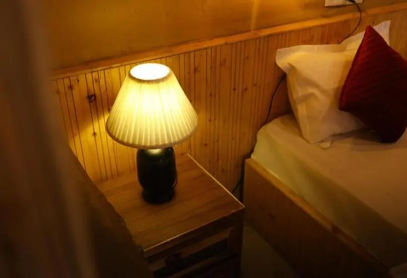 デラックスルーム, Tirthan Village Resort Tirthan Valley