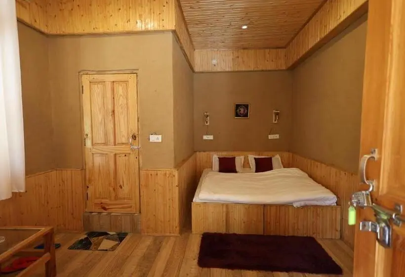 デラックスルーム, Tirthan Village Resort Tirthan Valley