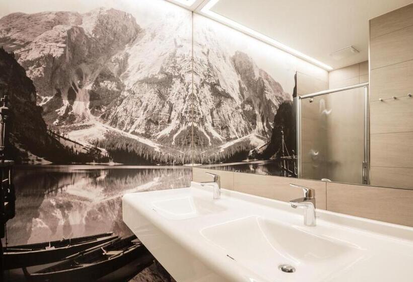 חדר סטנדרט לארבעה, Jugendhotel Markushof   Youth Hostel