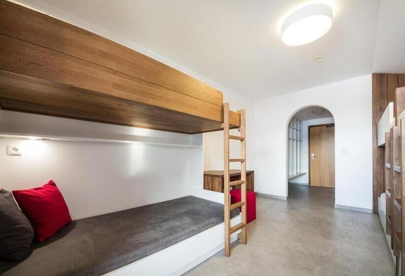 חדר סטנדרט לארבעה, Jugendhotel Markushof   Youth Hostel