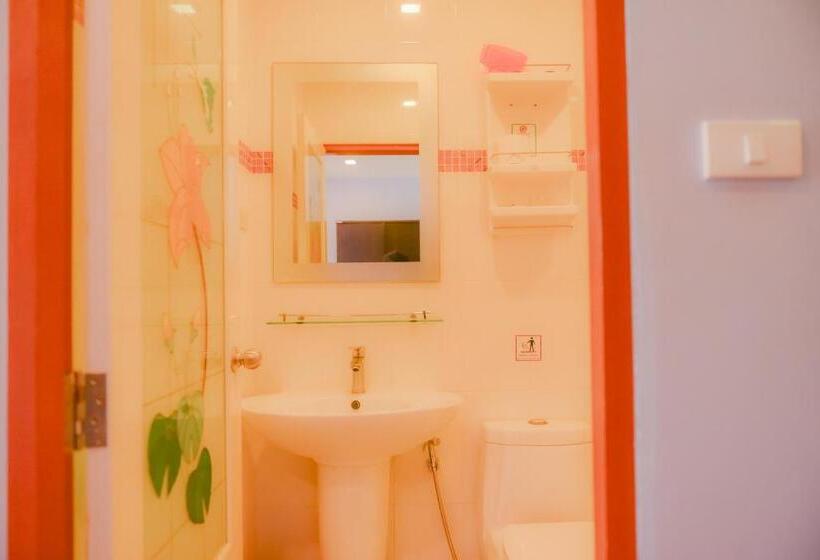 Quarto Estandar com Sacada, Patamnak Beach Guesthouse