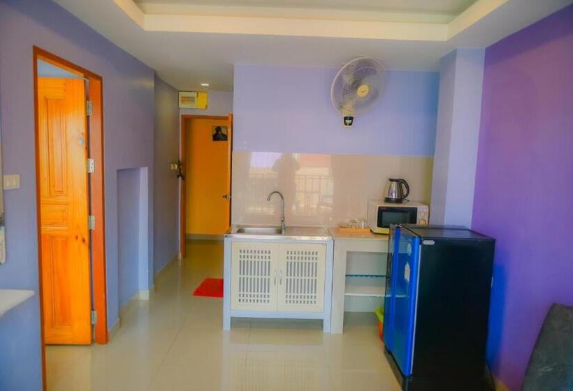 Quarto Triplo Comfort, Patamnak Beach Guesthouse