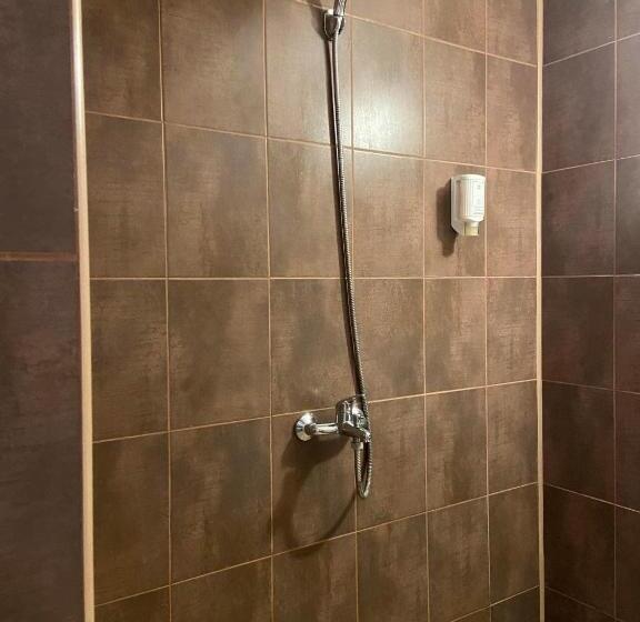 اتاق لوکس چهار تخته, хотел юг