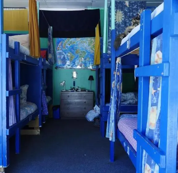 Vuode Makuusalissa, Atlantis Backpackers