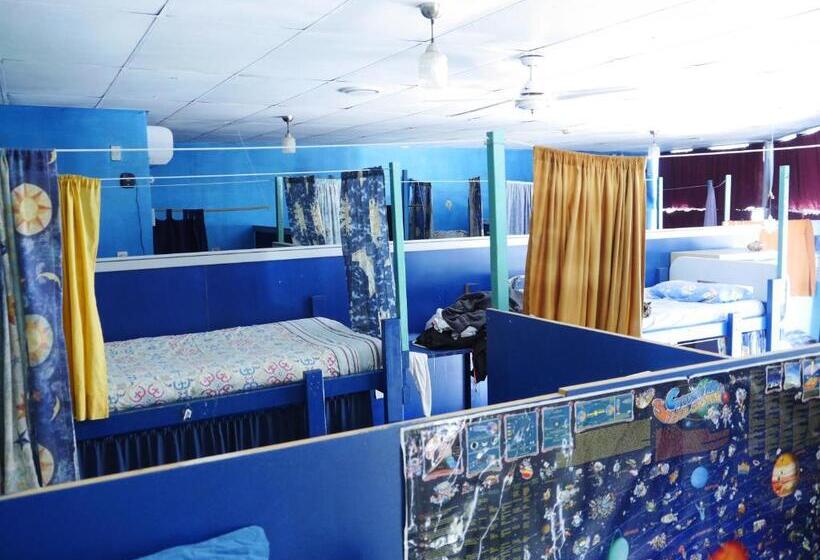 Кровать в Общей Комнате, Atlantis Backpackers