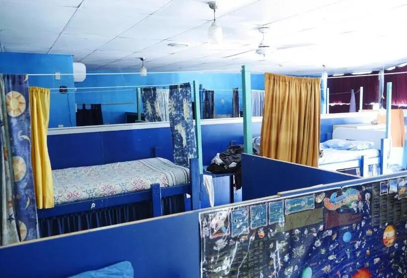 Vuode Makuusalissa, Atlantis Backpackers