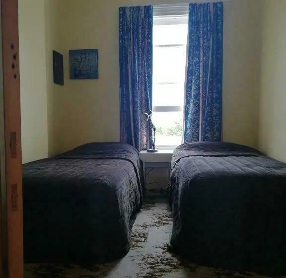 اتاق اکونومی, Empire Hotel Backpackers