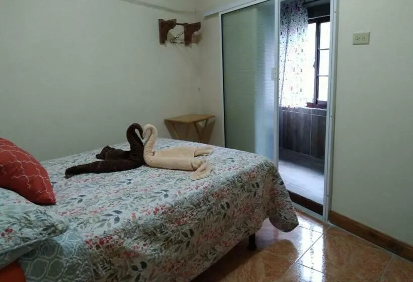 スタンダードルーム, Creadora