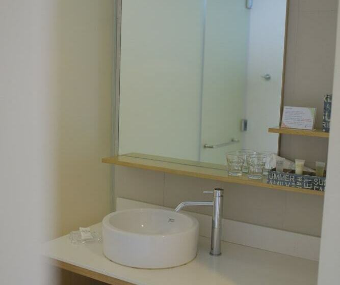 سوییت جونیور, Costa Pacifica Resort