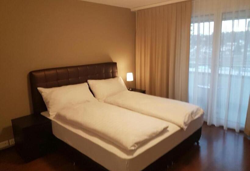 スタンダードルーム, Bahnhof