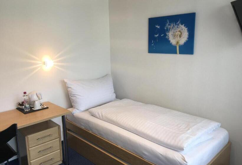 اتاق استاندارد یک نفره, Garni Rössli