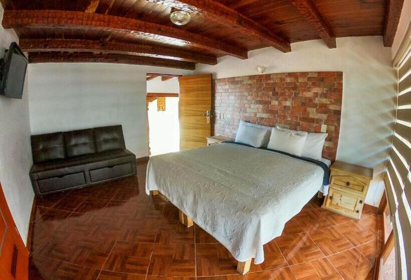 디럭스 트리플 룸, Real Carretero