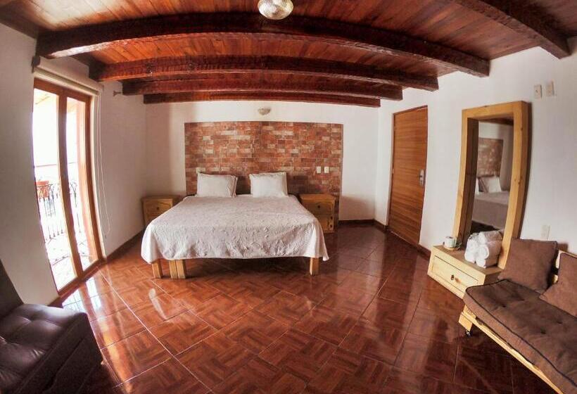 스탠다드 스튜디오 (테라스구비), Real Carretero