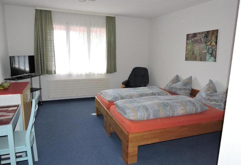 エコノミールーム, Schoenau