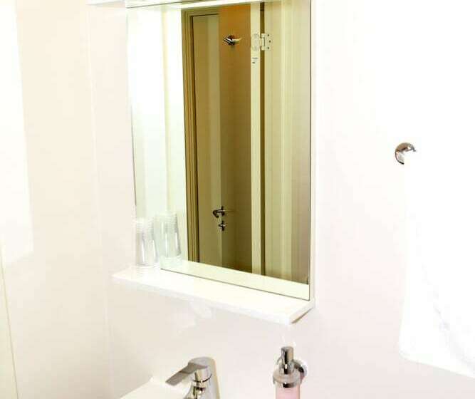 Quarto Familiar, Stopet Hotell & Värdshus