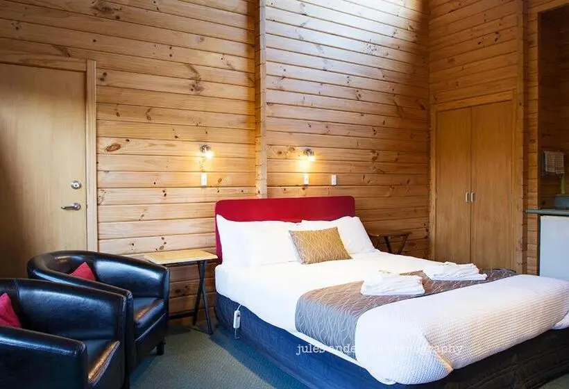 Standard-studio, Paparoa Park Motel