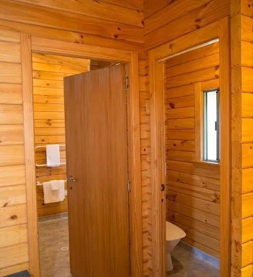 Standard-studio, Paparoa Park Motel