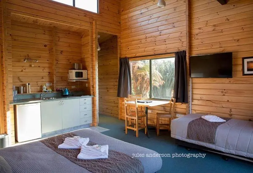 Standard-studio, Paparoa Park Motel